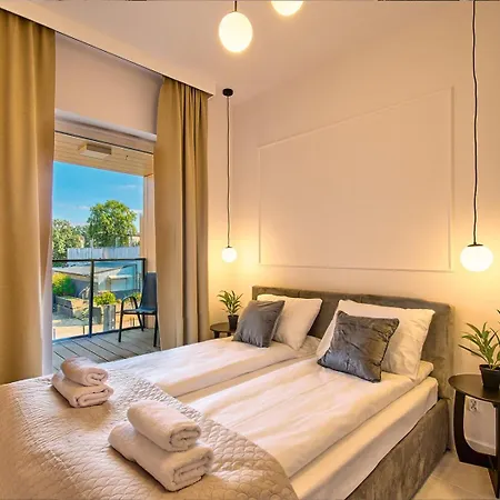 Amber Seaside - Luxury With Balcony And Parking In *